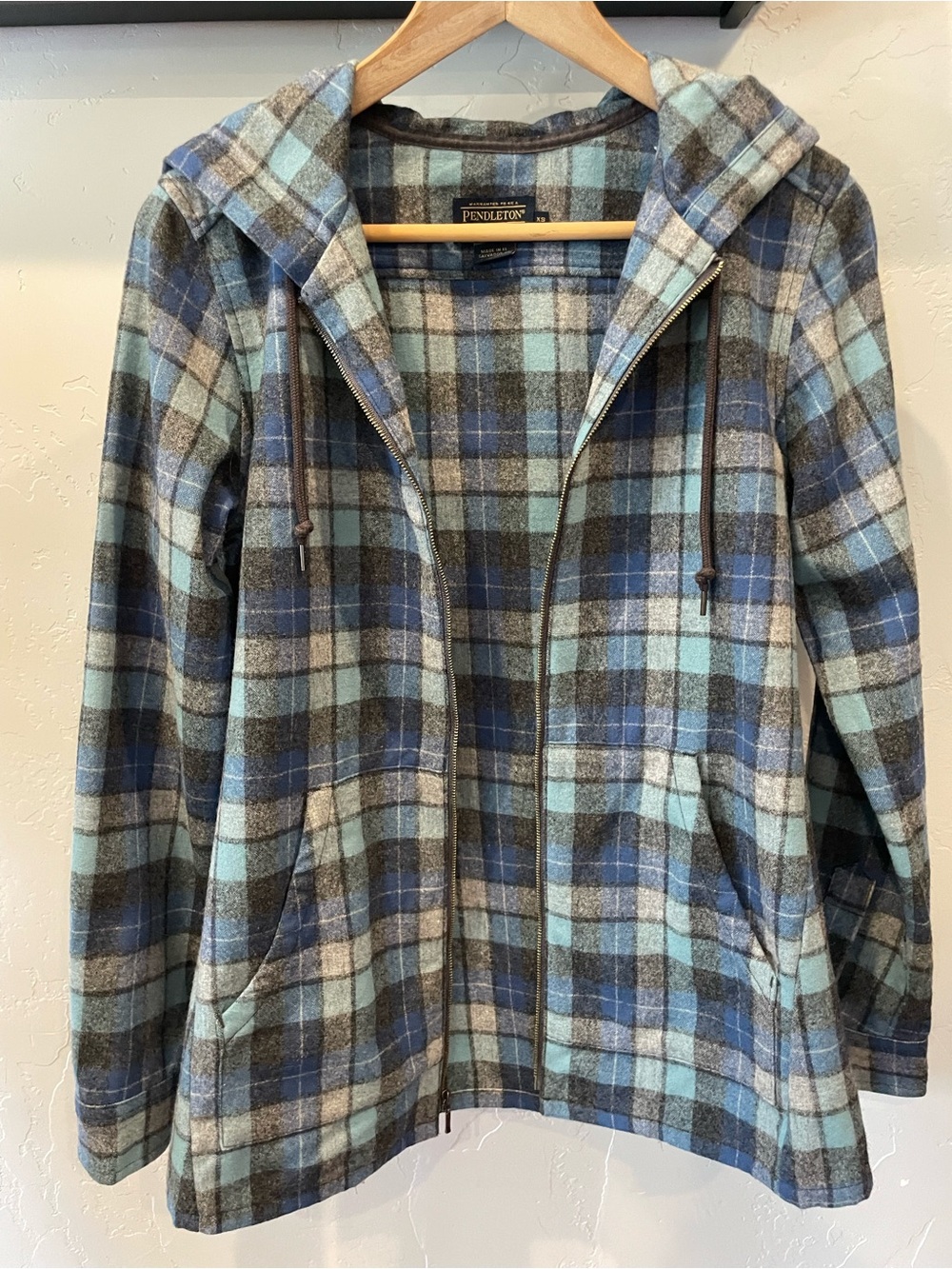 Pendleton Women's 100% wool Blue Plaid Hooded Wool Zip shacket XS